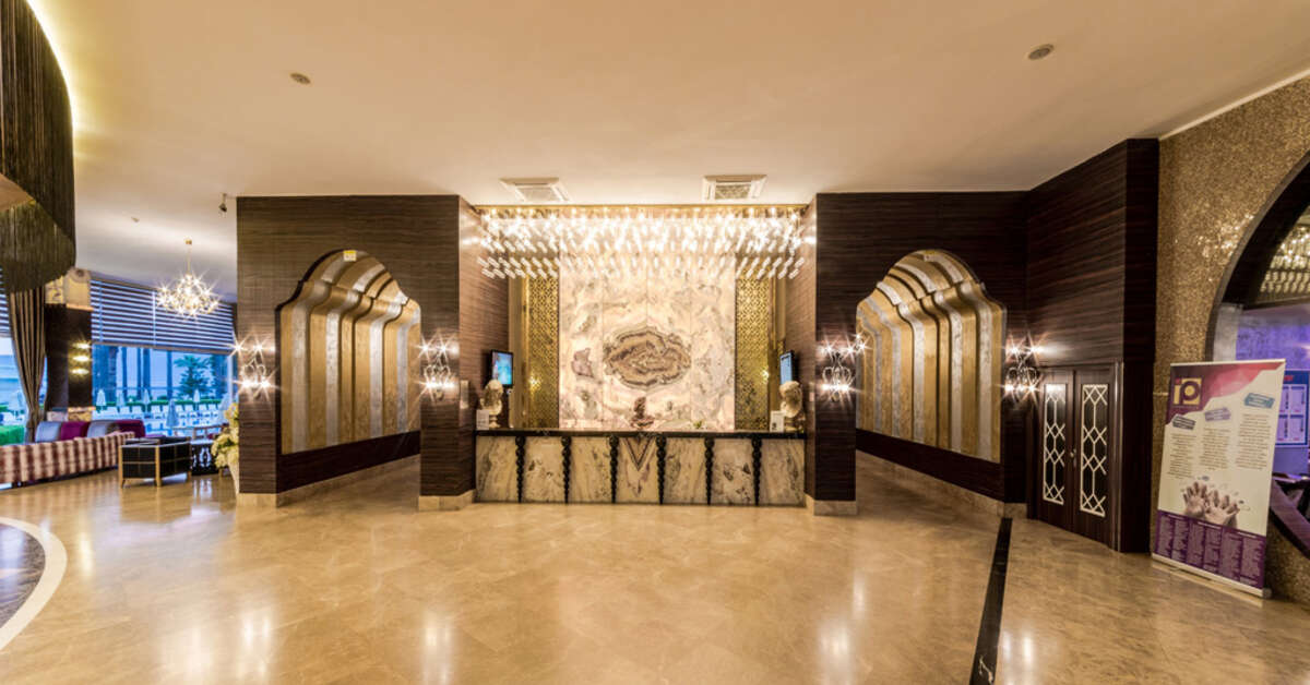 Een foto van het interieur van Prime Beach Hotel