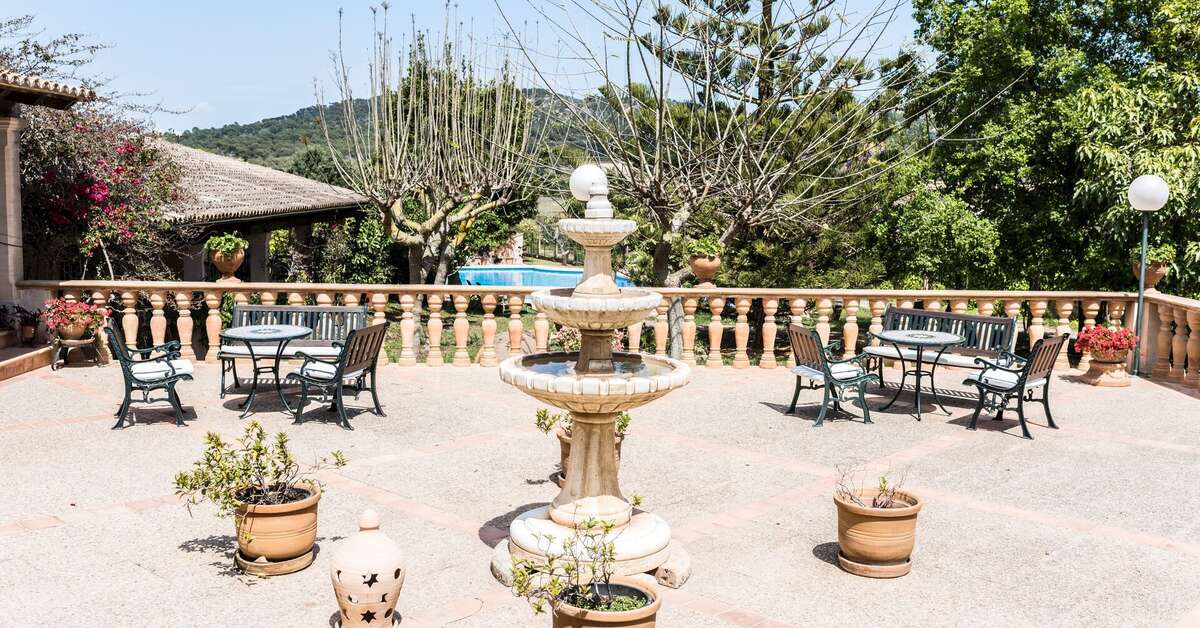 Een foto van het terras bij Aumallia Hotel & Spa