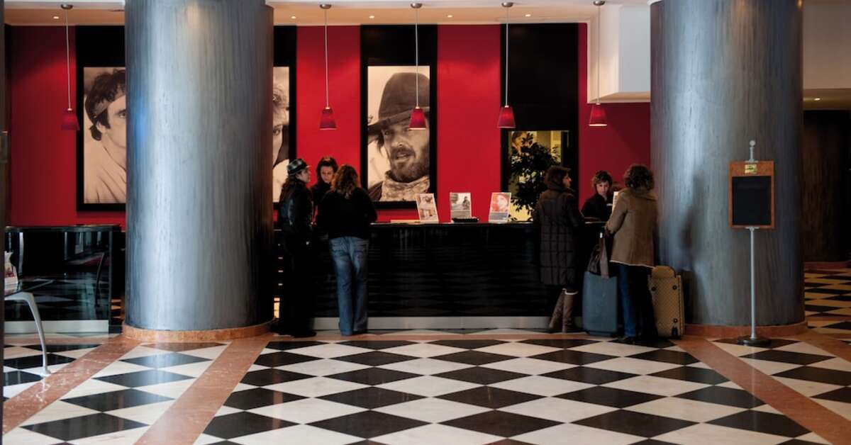 Een foto van het interieur van Vila Gale Porto