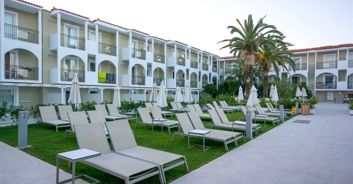 Een foto van het terras bij Zante Park Resort & Spa