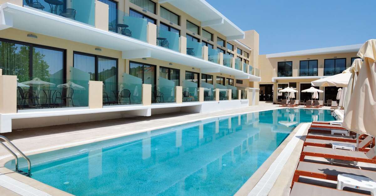 Een foto van het zwembad bij Selyria Resort