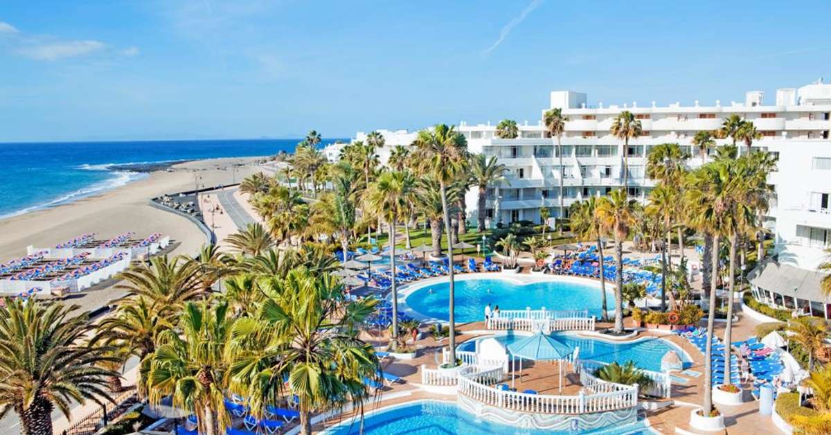 Een foto van het zwembad bij Sol Lanzarote