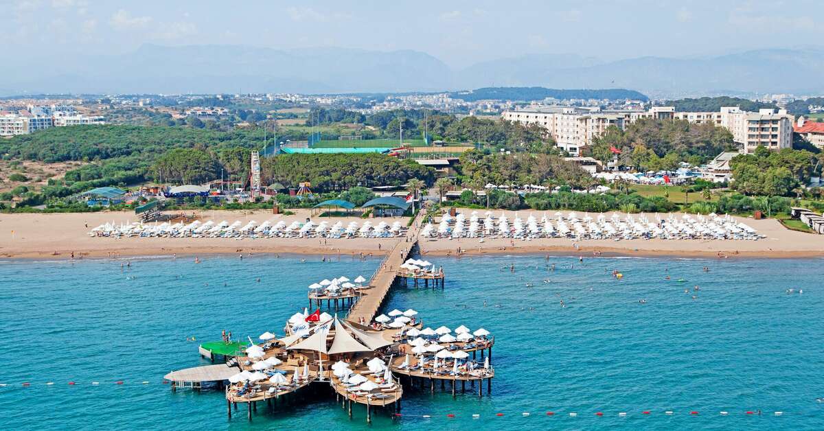 Een foto van het strand bij Sueno Hotels Beach Side