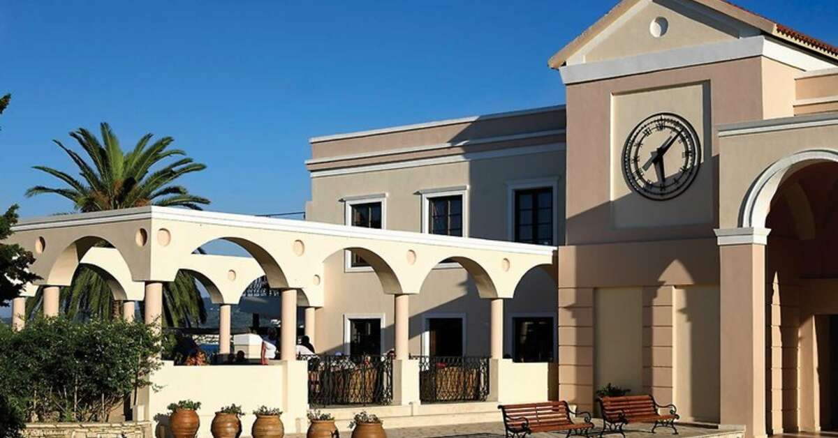 Een foto van de buitenkant van Roda Beach Resort & Spa