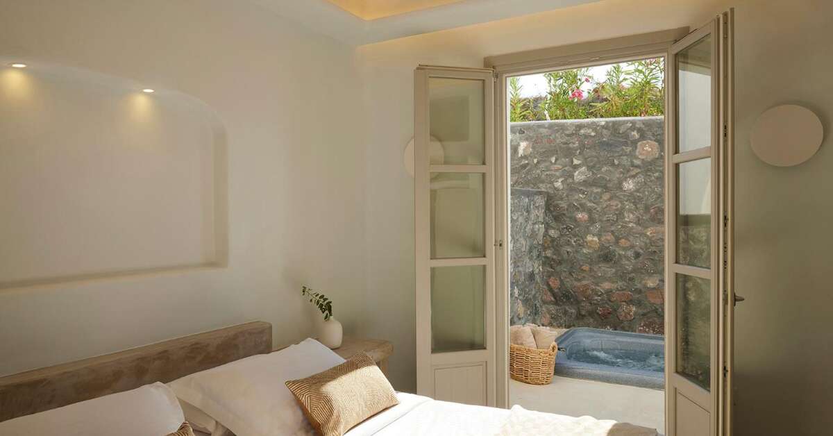 Een foto van Danae Suites Santorini