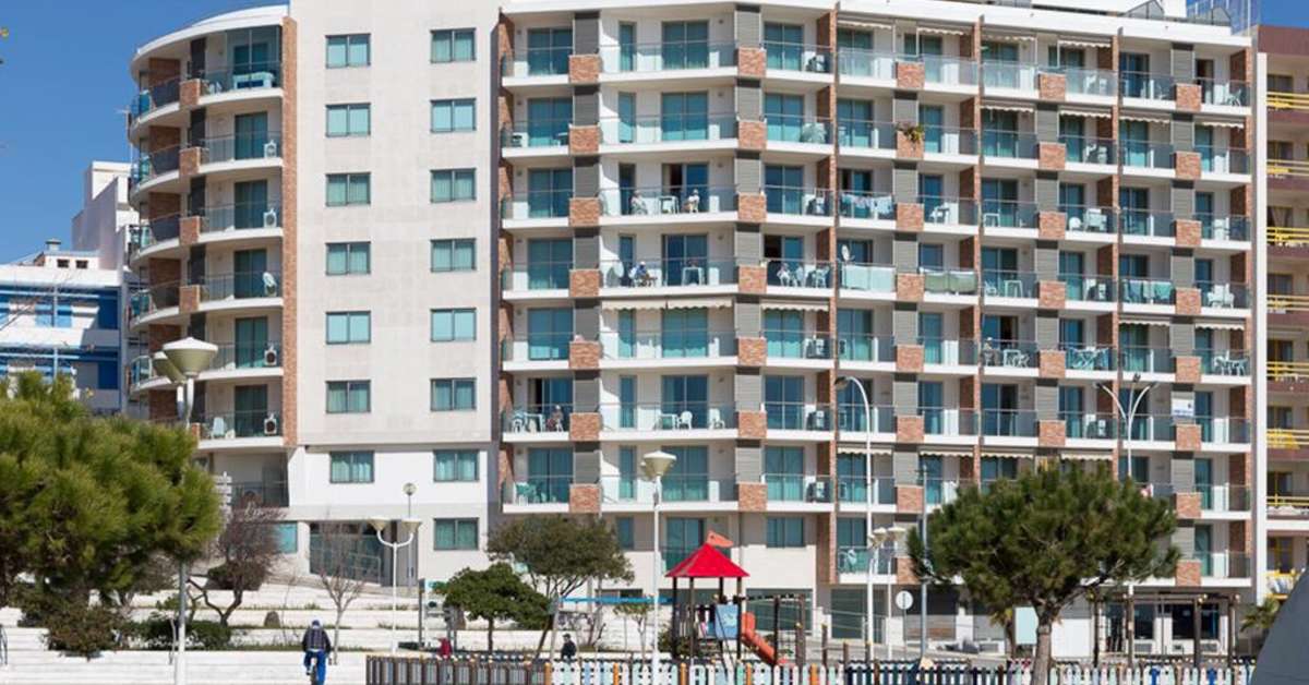 Een foto van de buitenkant van Monte Gordo Plaza