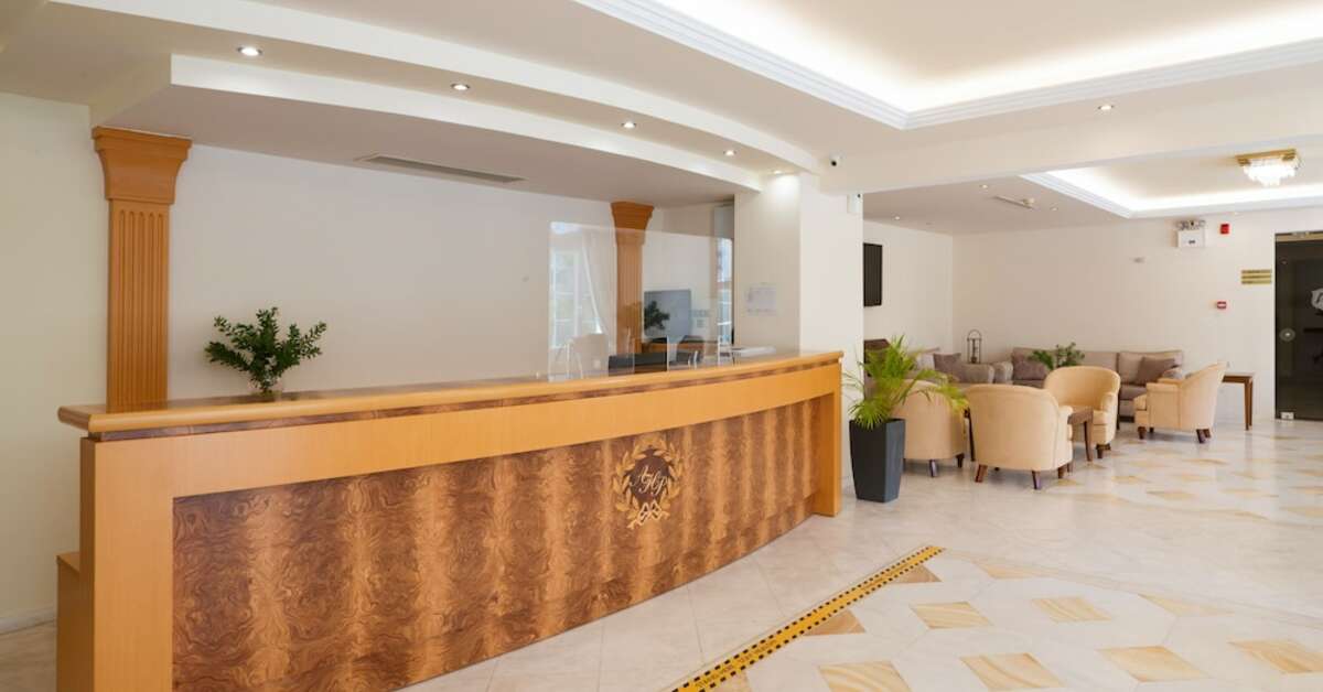 Een foto van het interieur van Avalon Palace Hotel