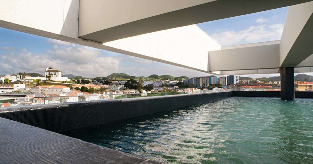 Een foto van de buitenkant van Octant Ponta Delgada