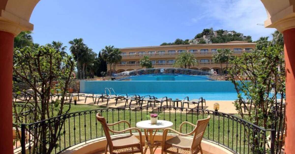 Ein Foto vom Pool im Mon Port Hotel & Spa