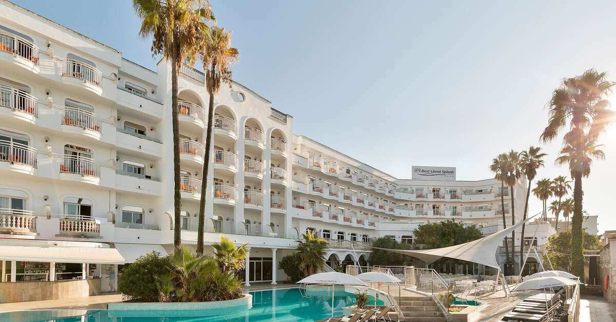 Een foto van de buitenkant van Best Lloret Splash