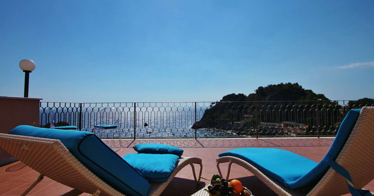 Een foto van de buitenkant van Hotel Baia Azzurra