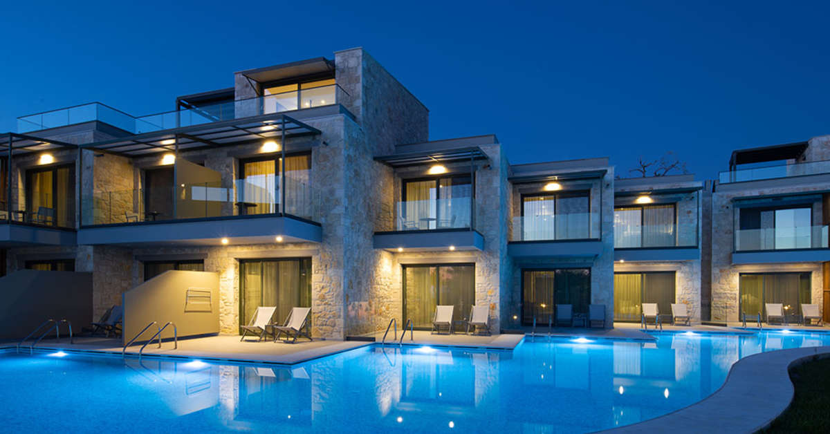 Een foto van het zwembad bij Portes Lithos Luxury Resort