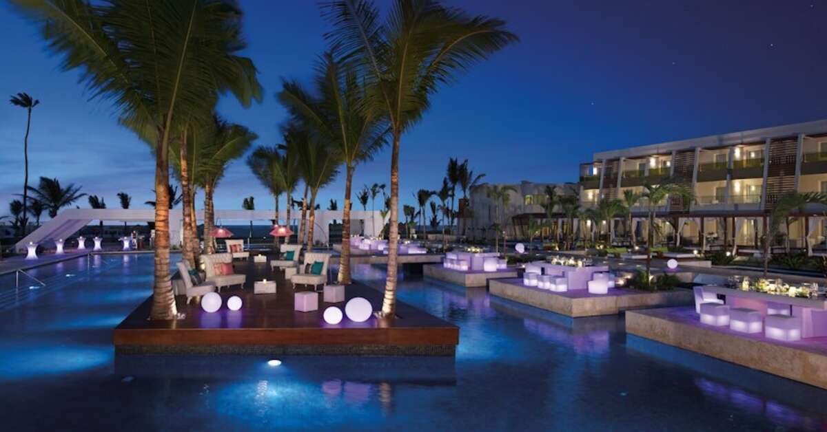 Een foto van de buitenkant van Dreams Onyx Resort & Spa