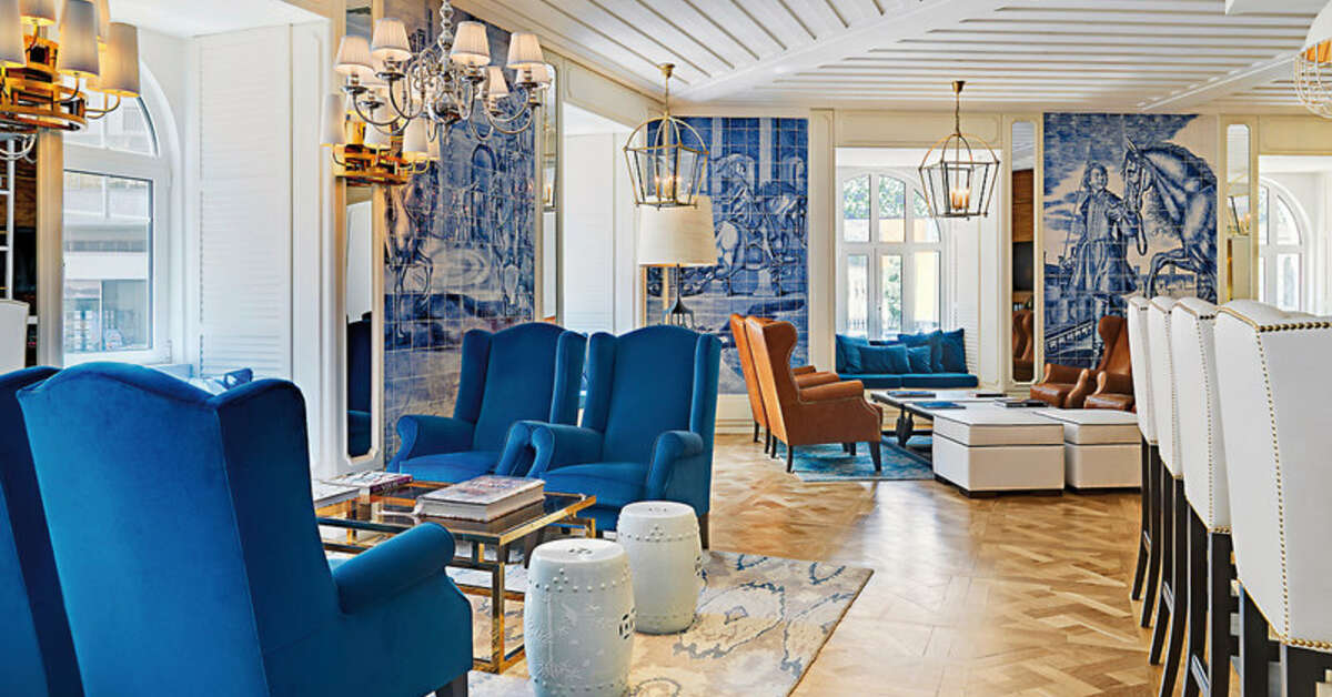 Een foto van het interieur van H10 Duque de Loule