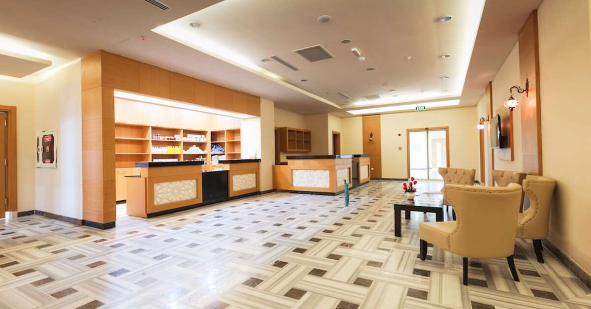 Een foto van het interieur van L'Oceanica Beach Resort