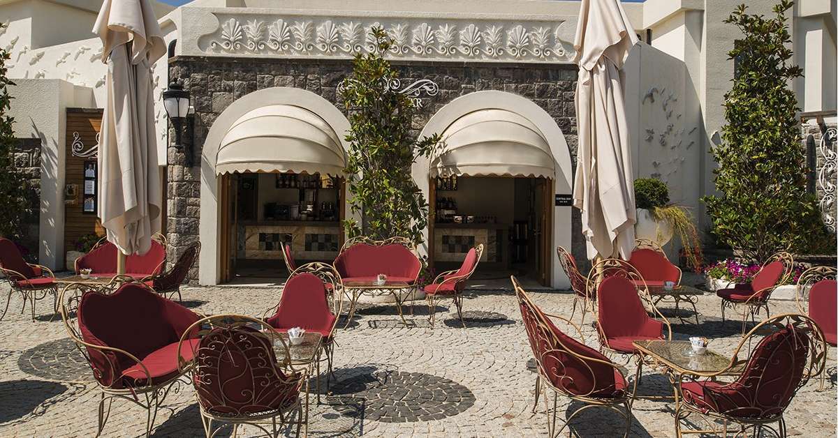 Een foto van het terras bij Voyage Torba