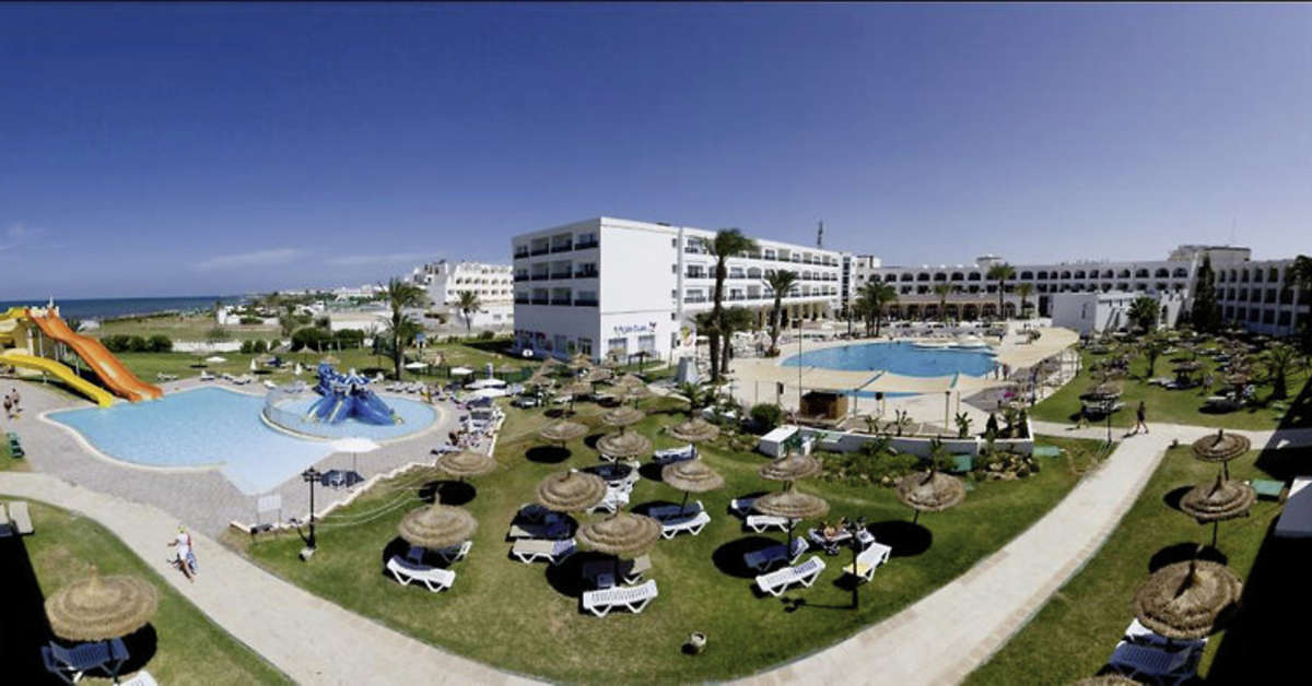 Een foto van het terras bij Le Soleil Bella Vista Hotel