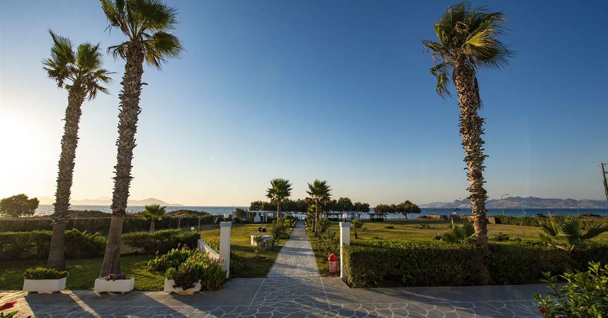 Een foto van de buitenkant van Costa Angela Seaside Resort