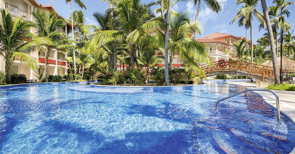 Een foto van het zwembad bij Hotel Majestic Elegance Punta Cana