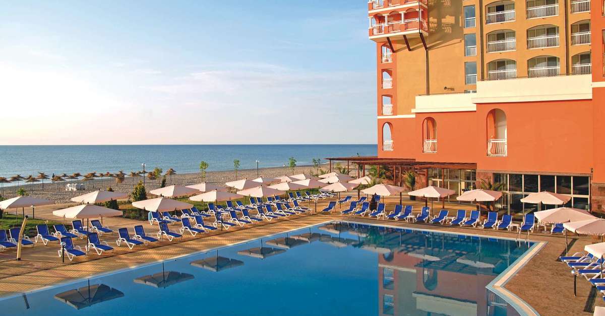 Een foto van het zwembad bij Sol Luna Bay All Inclusive