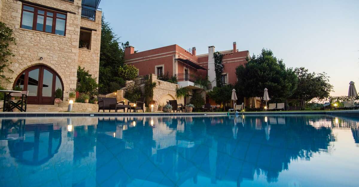 Een foto van het zwembad bij Katalagari Country Suites