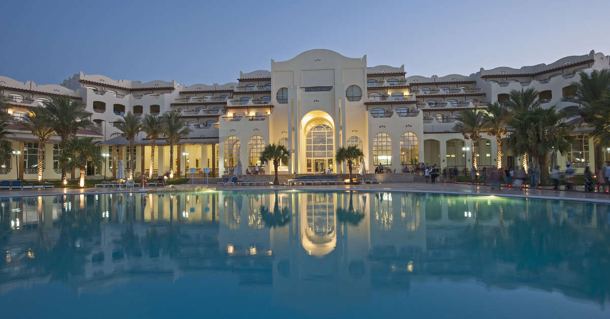 Een foto van het zwembad bij Royal Lagoons Resort & Aqua Park