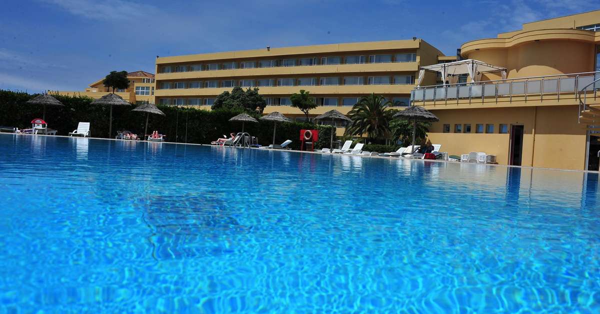 Een foto van het zwembad bij Axis Ofir Beach Resort