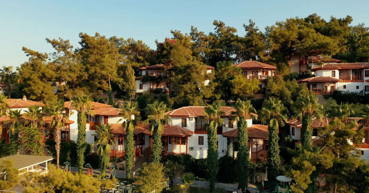Een foto van de buitenkant van Club & Hotel Letoonia