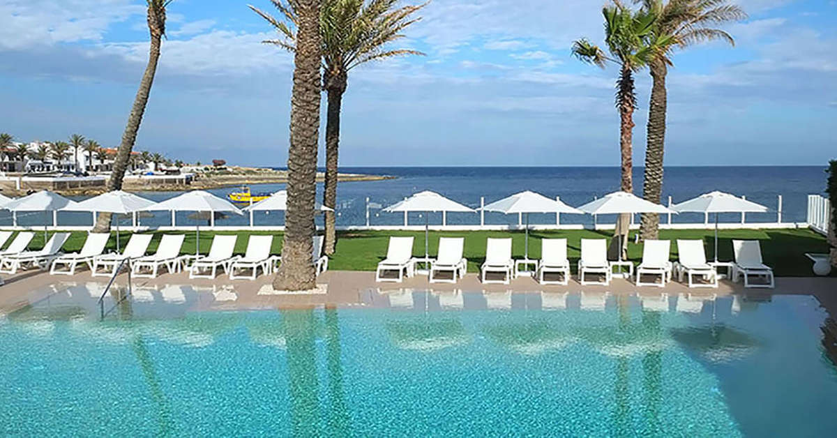 Een foto van het zwembad bij AluaSun Mediterraneo