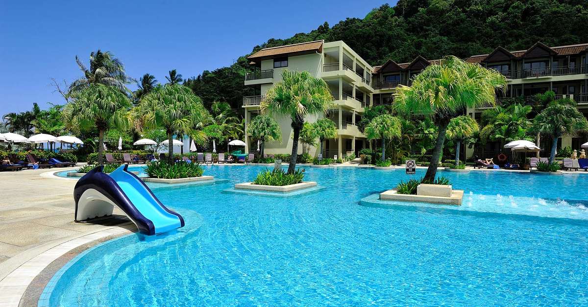 Een foto van het zwembad bij Phuket Marriott Resort & Spa Merlin Beach