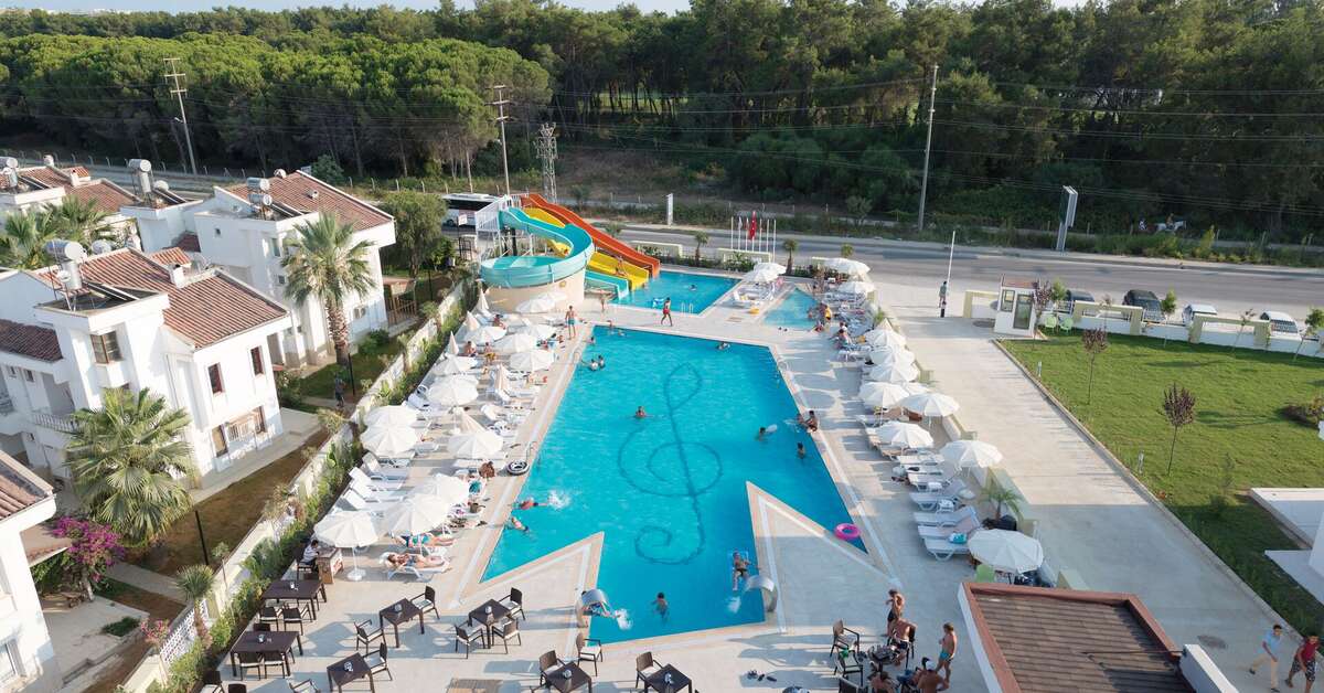 Een foto van het zwembad bij Maya World Park Hotel