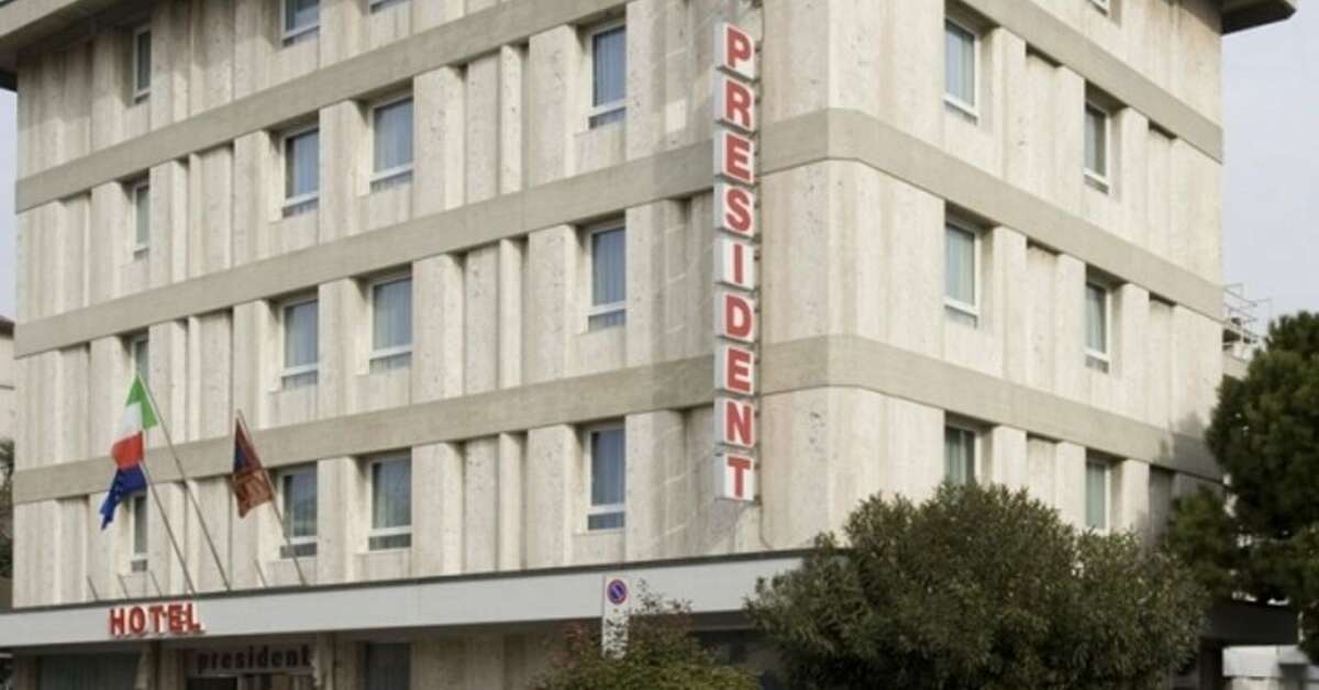 Een foto van de buitenkant van Hotel President Venetie