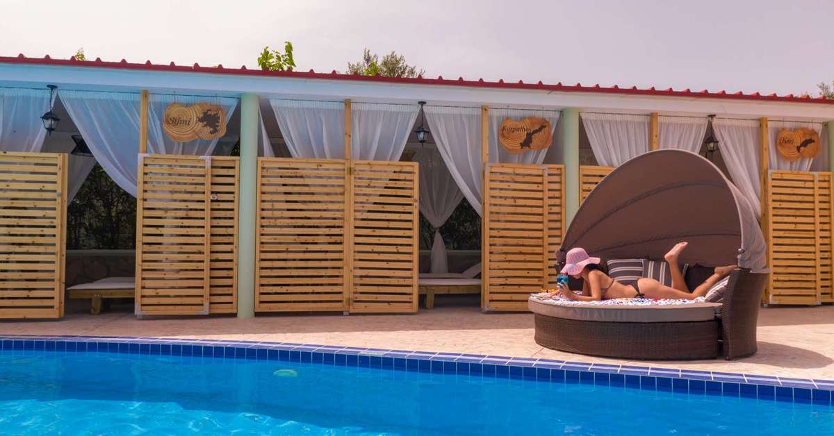 Een foto van het zwembad bij Fantasy Hotel