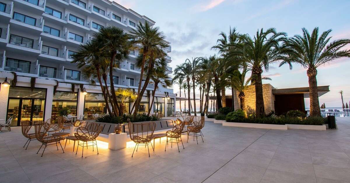 Een foto van het terras bij Hotel Cap Negret