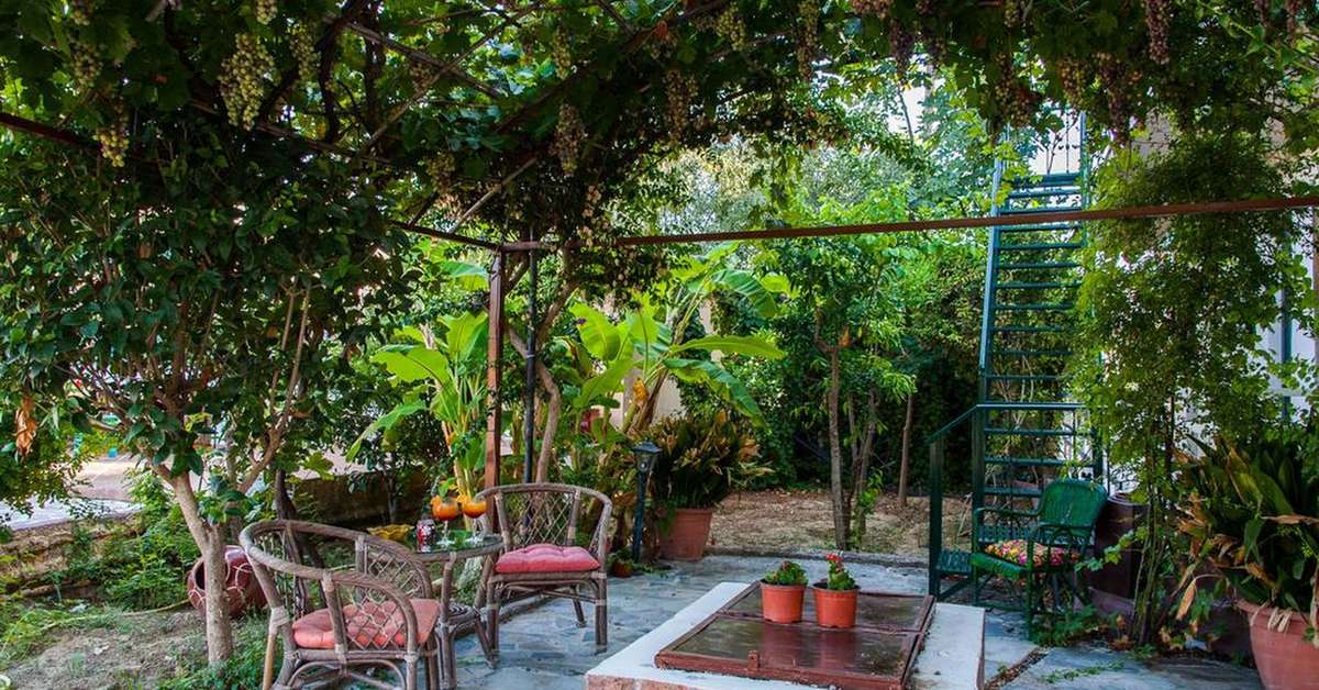 Een foto van het terras bij Zante Nest Studios & Appartementen