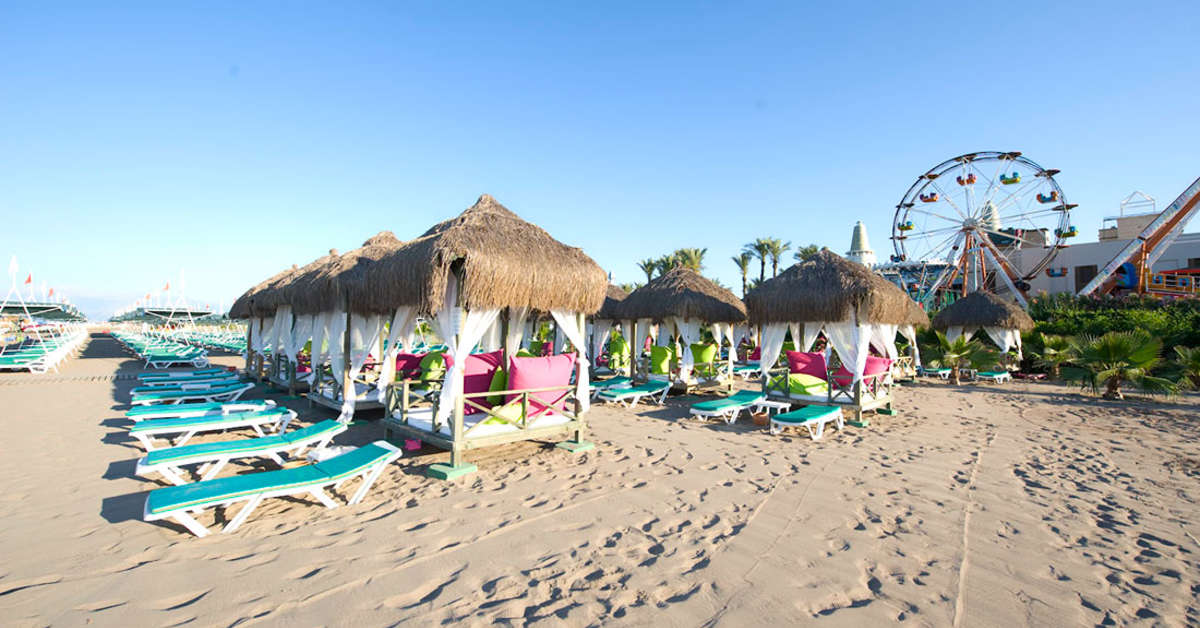 Een foto van het strand bij Delphin Diva Premiere Hotel