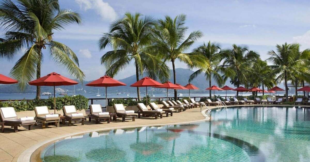Een foto van het zwembad bij Amari Phuket