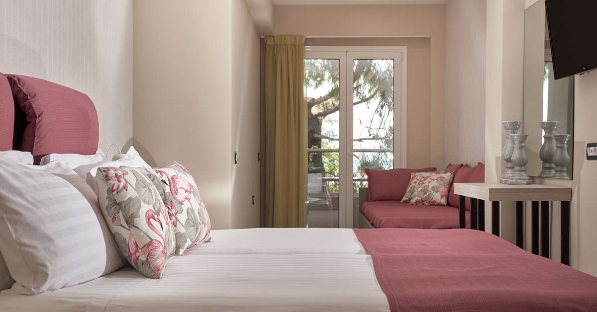 Ein Foto Koukounaria Hotel & Suites