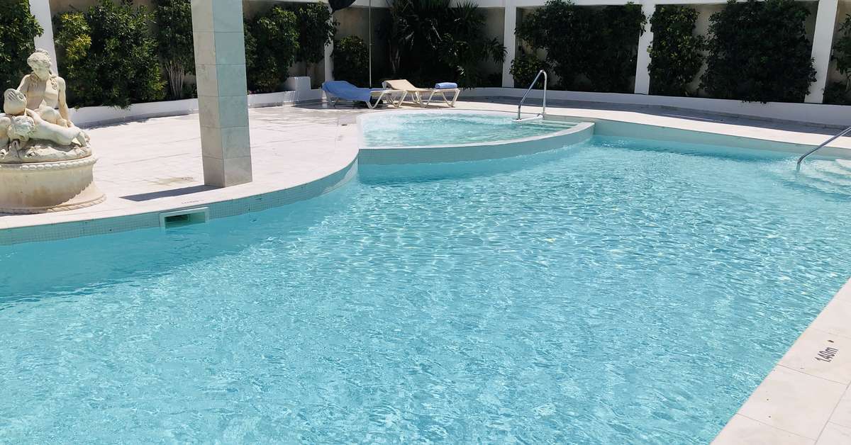 Een foto van het zwembad bij Miami Park Aparthotel