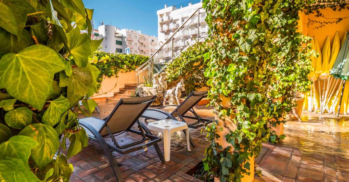 Een foto van het terras bij Casablanca Inn Boutique Hotel