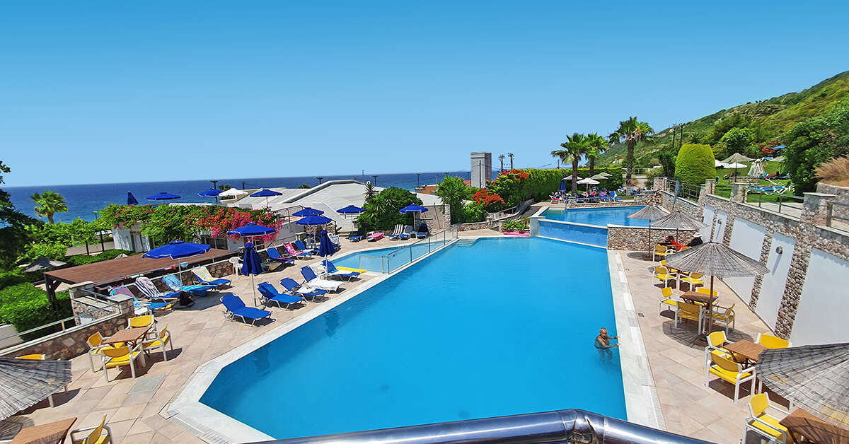Een foto van het zwembad bij Sirene Beach Hotel
