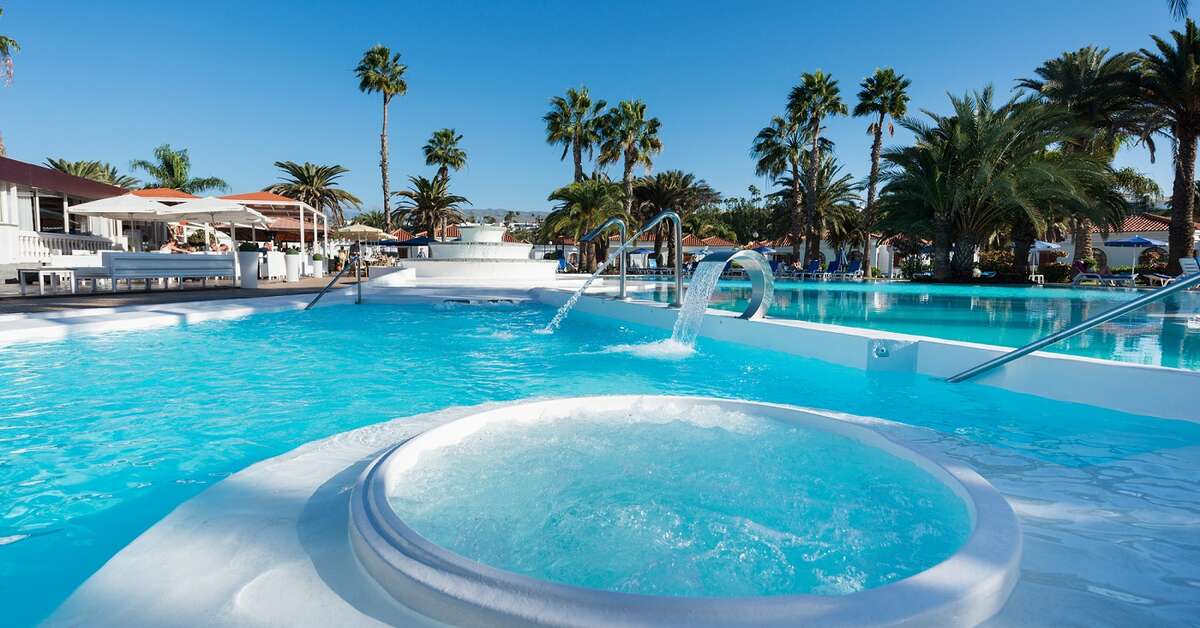 Een foto van het zwembad bij Suite Hotel Jardin Dorado
