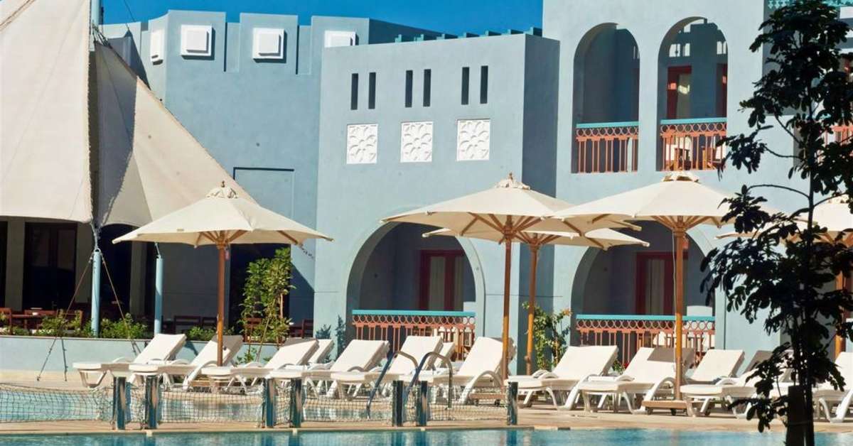 Een foto van het zwembad bij Fanadir Hotel El Gouna
