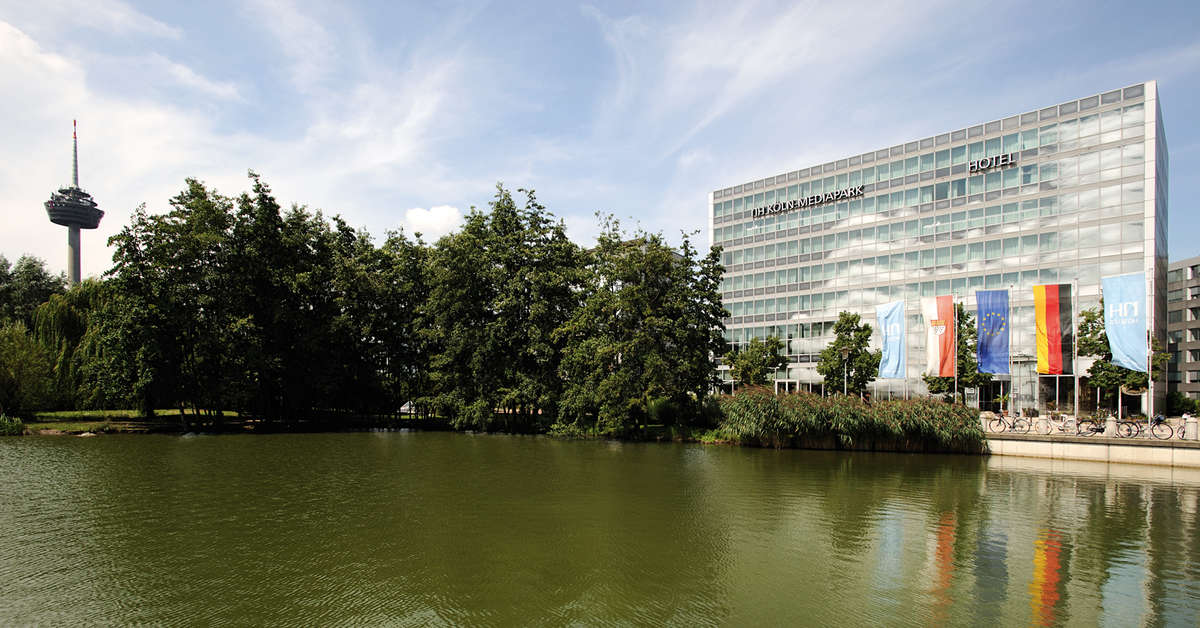 Een foto van de buitenkant van NH Collection Köln Mediapark