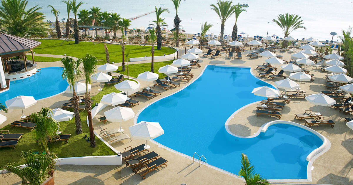 Een foto van het zwembad bij Sunrise Pearl Hotel & Spa
