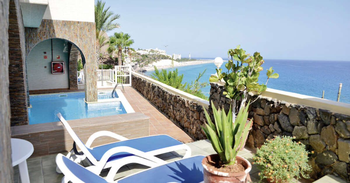 Ein Foto vom Pool im Apartments Livvo Atalaya de Jandia