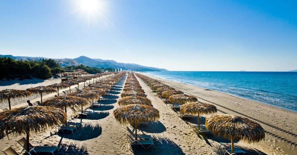 Een foto van het strand bij Blue Lagoon Village