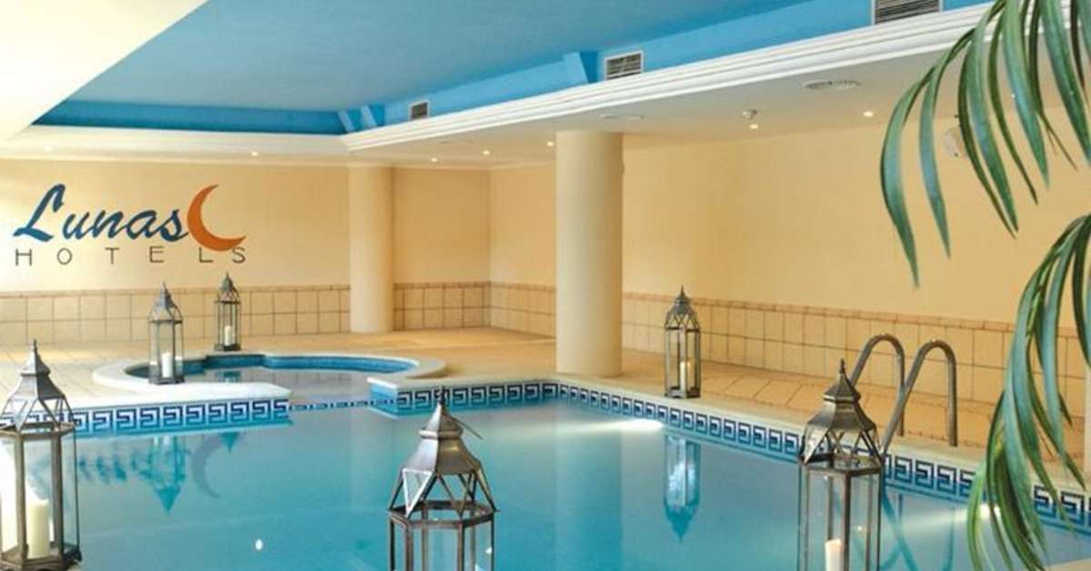 Een foto van het zwembad bij Lunas Resort Yoga & Spa