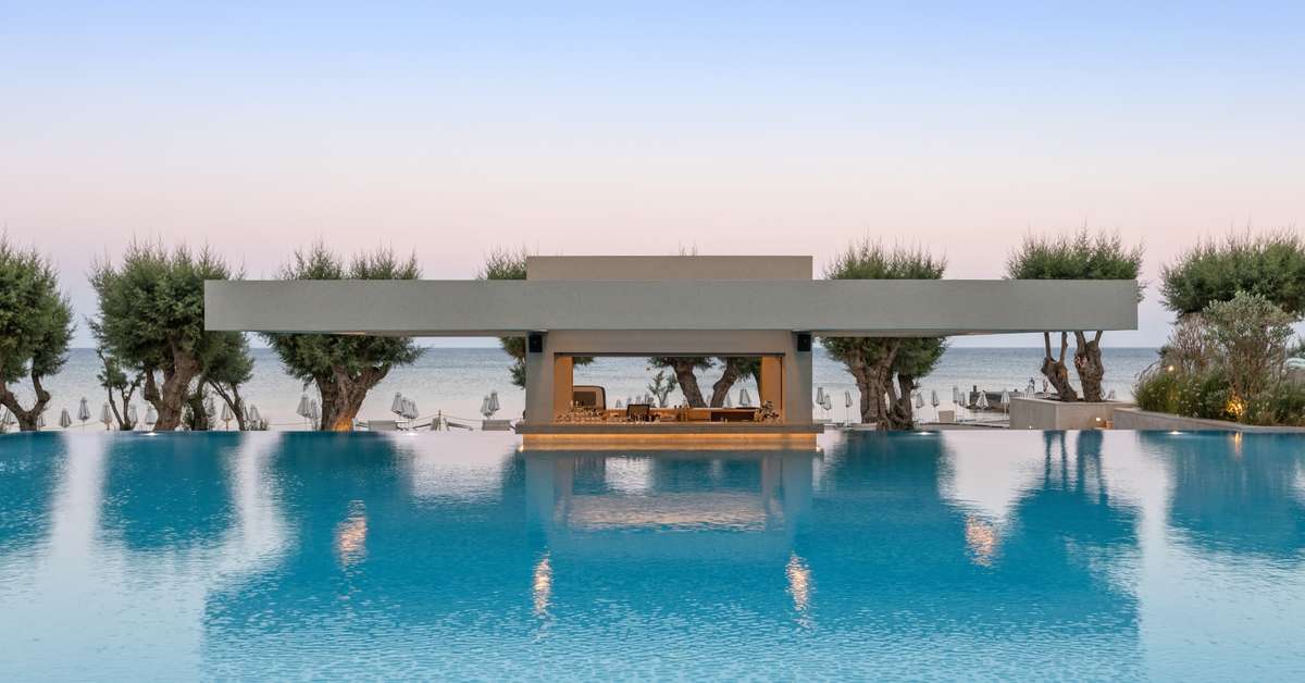 Een foto van het zwembad bij Amada Colossos Resort