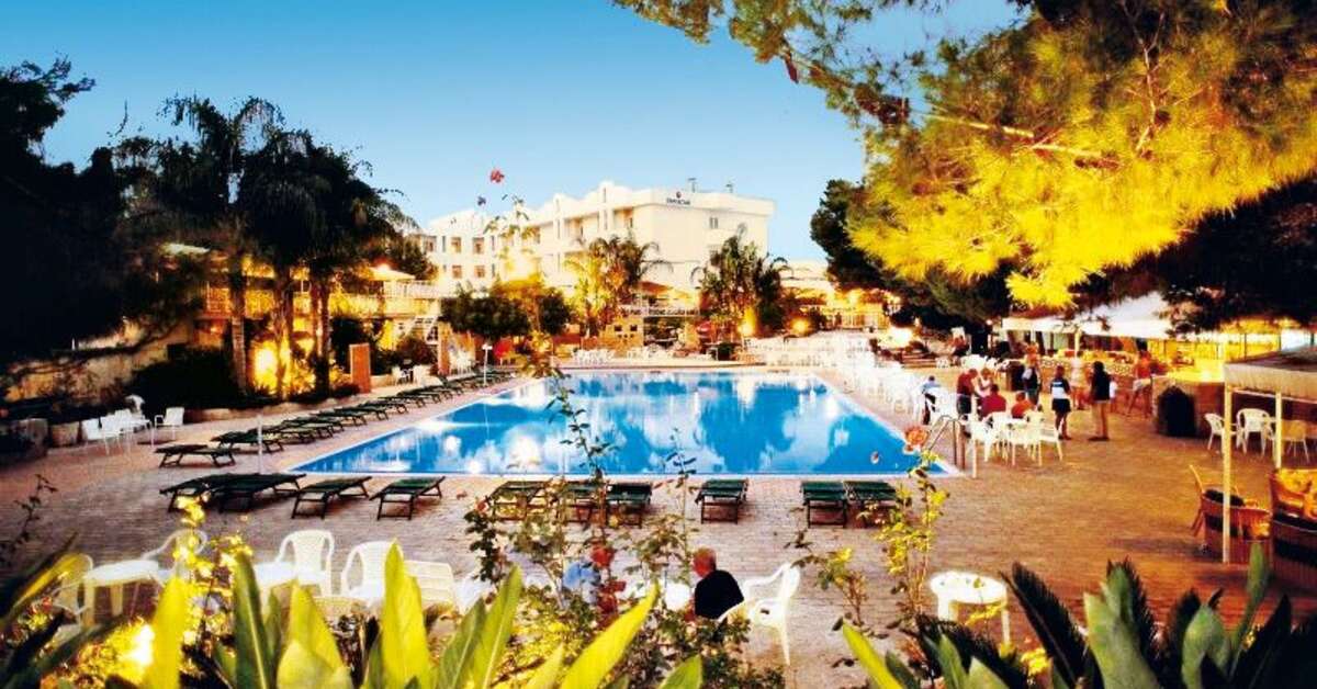 Een foto van het zwembad bij Fontane Bianche Beach Club